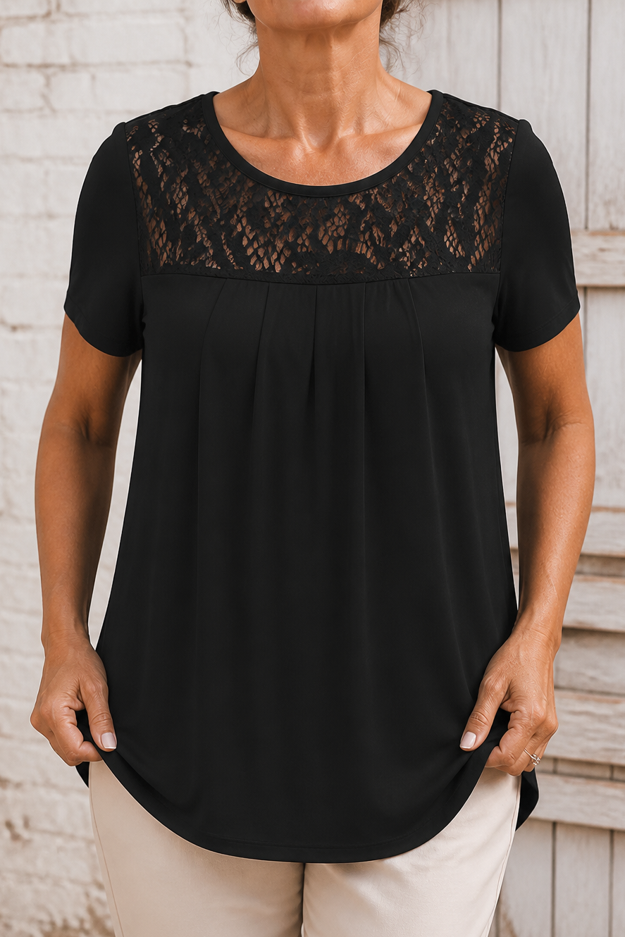 Wearbella – Koszulka z plisowanym przodem i koronkowym wykończeniem