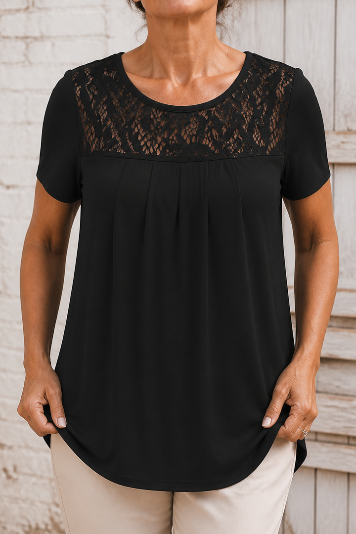 Wearbella – Koszulka z plisowanym przodem i koronkowym wykończeniem