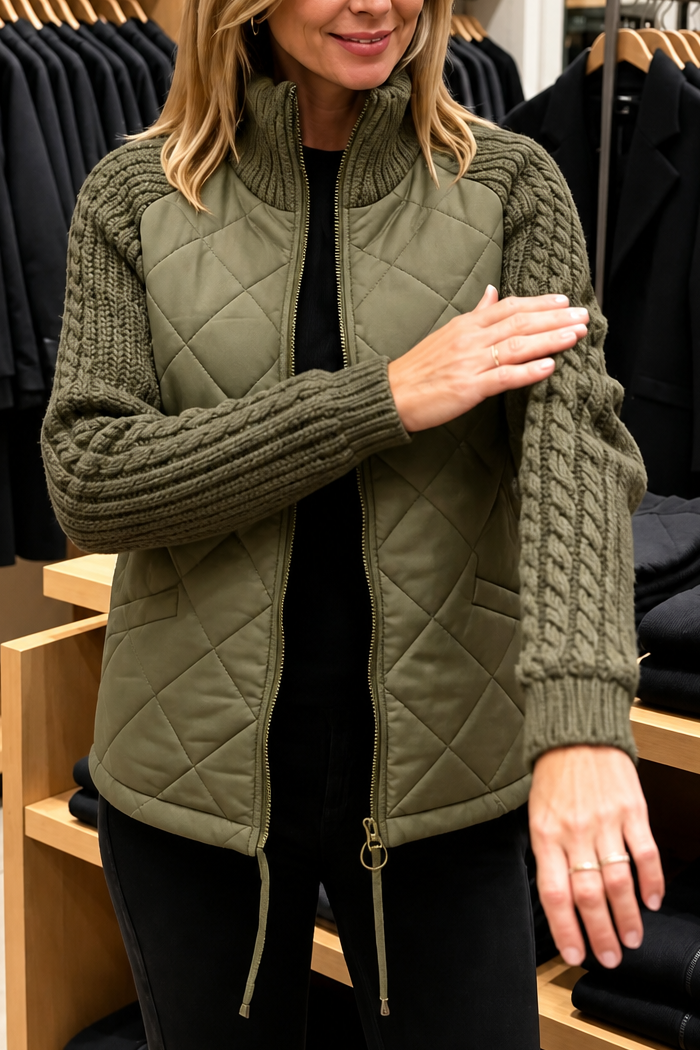 Knitpuff – Kurtka Puchowa z Dzianinowymi Panelami