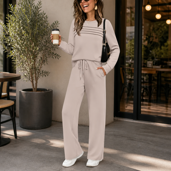 Wearbella – Zestaw dresowy z plisowanym okrągłym dekoltem