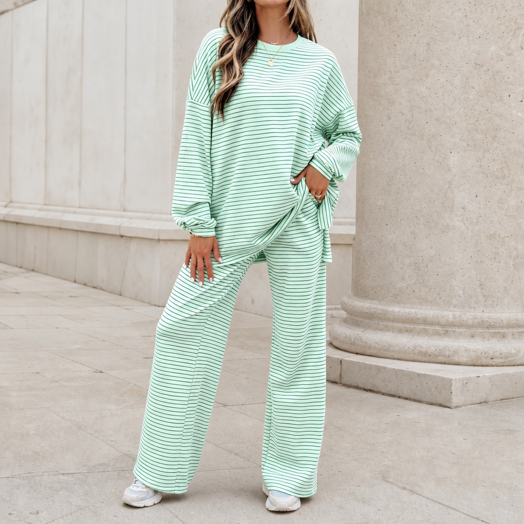 Stripe &amp; Ease – Striped Pullover i Szerokie Spodnie