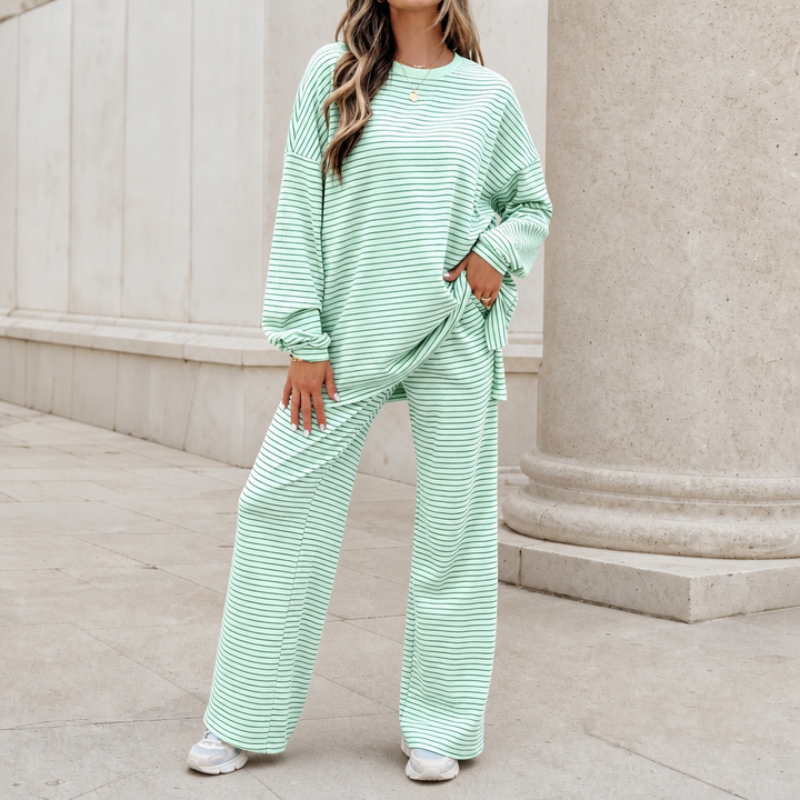 Stripe &amp; Ease – Striped Pullover i Szerokie Spodnie