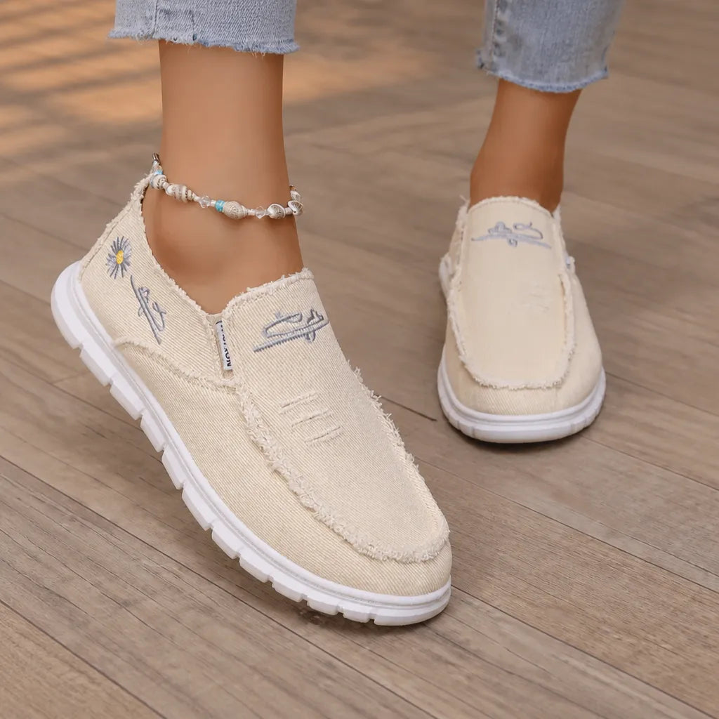 Breeza – Damskie Zniszczone Kanvasowe Mokasyny Slip-On z Postrzępionymi Krawędziami