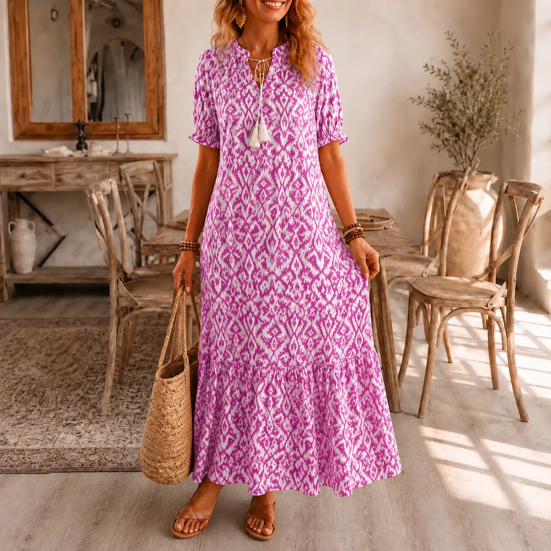 Solara – Boho Maxi Dress z Wzorem Ikat i Frędzlami przy Dekolcie w Kształcie V