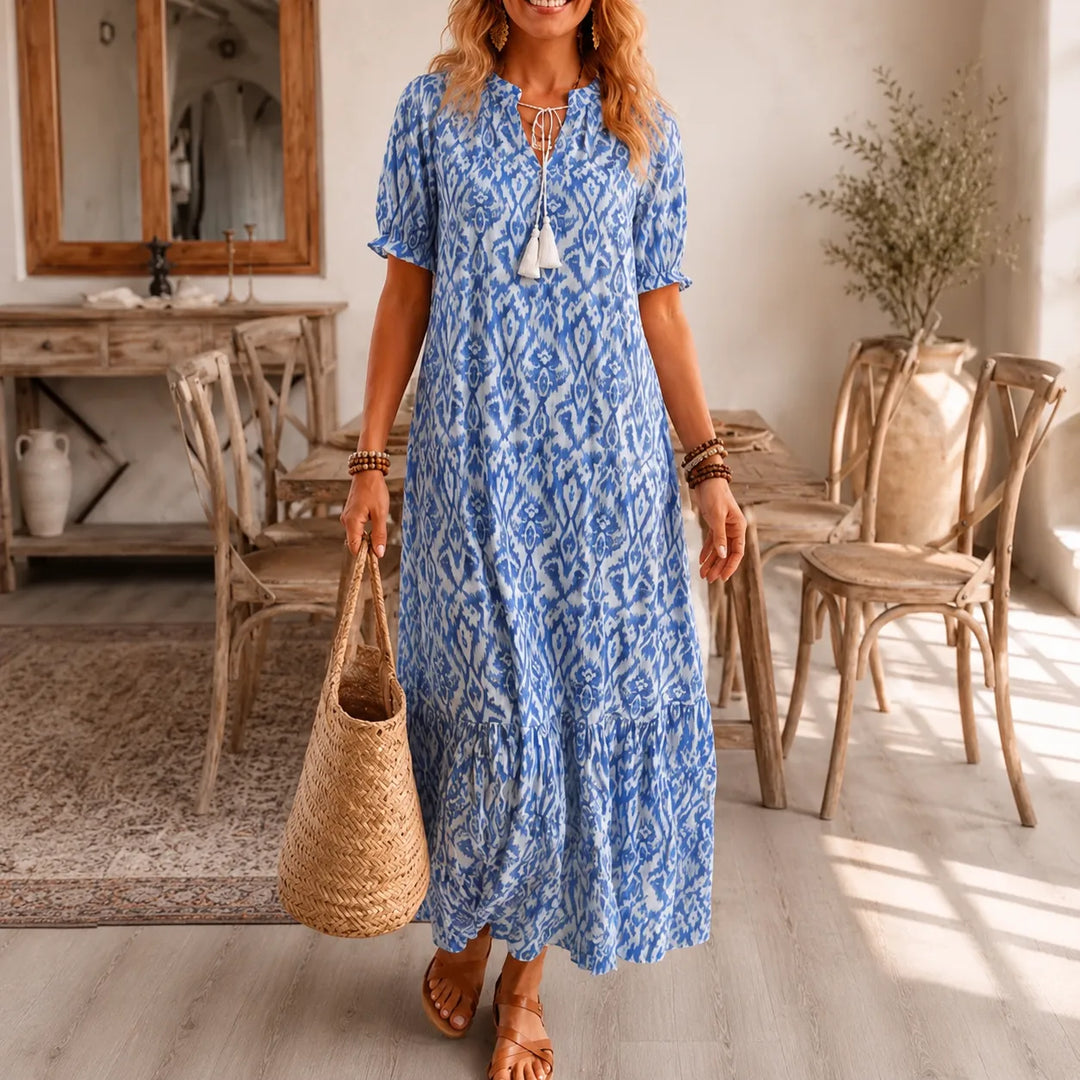 Solara – Boho Maxi Dress z Wzorem Ikat i Frędzlami przy Dekolcie w Kształcie V