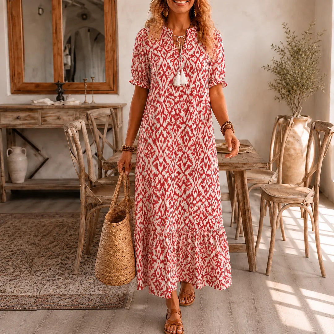 Solara – Boho Maxi Dress z Wzorem Ikat i Frędzlami przy Dekolcie w Kształcie V