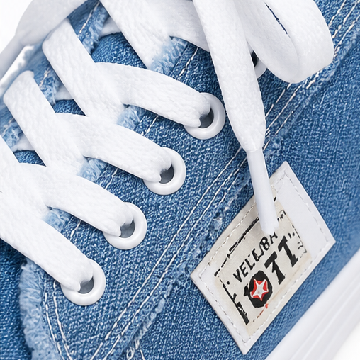 Vellora – Zniszczone Dżinsowe Sneakersy Slip-On